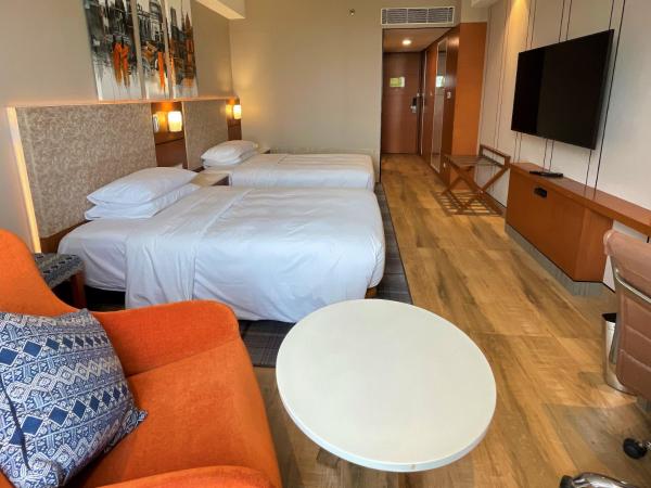 Hyatt Centric Janakpuri New Delhi : photo 4 de la chambre chambre lits jumeaux - vue sur piscine