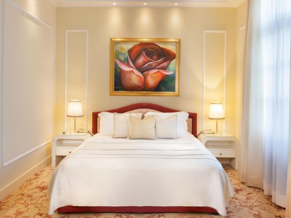 Grande Albergo Delle Rose : photo 3 de la chambre suite lit queen-size - vue sur jardin