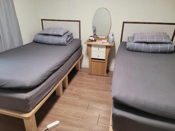 Able Guesthouse Hongdae 2 : photo 3 de la chambre chambre lits jumeaux avec salle de bains privative
