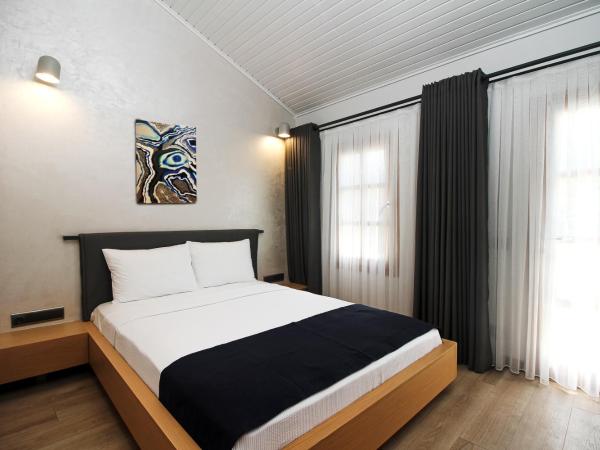 Mellow Blue Hotel : photo 2 de la chambre chambre double avec balcon