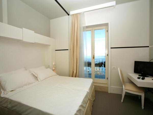 Hotel Piccolo Portofino : photo 1 de la chambre chambre triple deluxe - vue sur mer