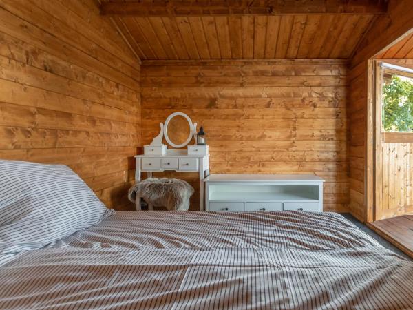 Šeberák - ubytování v chatičkách a v luxusních stanech : photo 8 de la chambre chalet