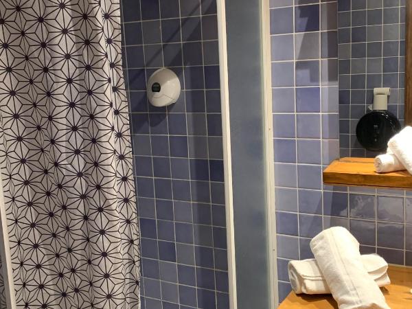 RESIDENCE LE 360 : photo 7 de la chambre chambre double - vue sur mer