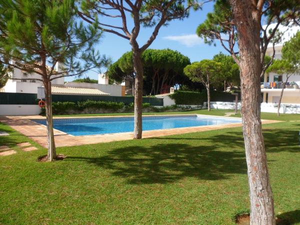 Jardins da Falesia : photo 3 de la chambre appartement 3 chambres avec accès à la piscine