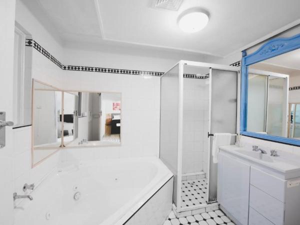 Manly Waves Studios & Apartments : photo 2 de la chambre chambre double Économique