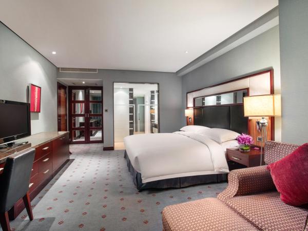 Crowne Plaza Wuxi City Center : photo 2 de la chambre premium king room with lounge access and canal view