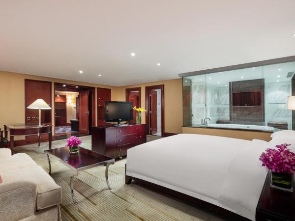 Crowne Plaza Wuxi City Center : photo 3 de la chambre premium king room with lounge access and canal view