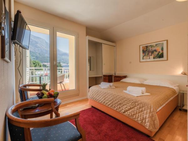 Apartel Park Osejava : photo 2 de la chambre appartement avec douche