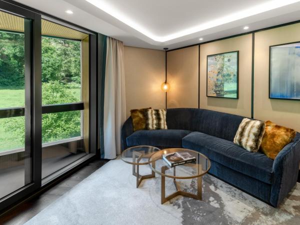 FIVE Zurich - Luxury City Resort : photo 1 de la chambre suite five avec balcon