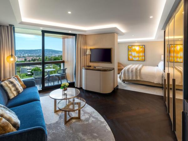 FIVE Zurich - Luxury City Resort : photo 1 de la chambre suite deluxe xl avec balcon