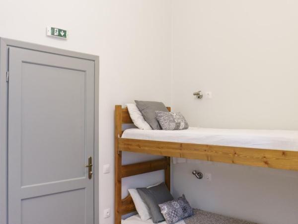 Dioskouros Hostel : photo 1 de la chambre chambre familiale