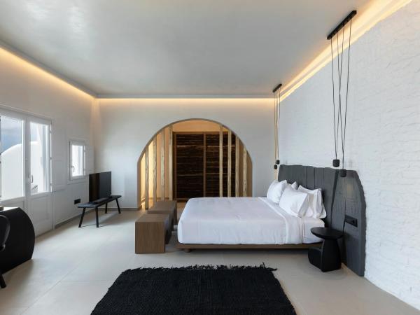 Hom Santorini : photo 6 de la chambre suite supérieure avec jacuzzi extérieur - vue sur mer