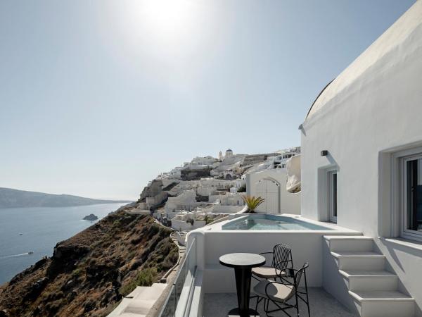 Hom Santorini : photo 1 de la chambre suite principale avec petite piscine extérieure - vue sur mer