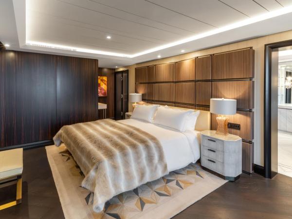 FIVE Zurich - Luxury City Resort : photo 4 de la chambre suite pique avec balcon
