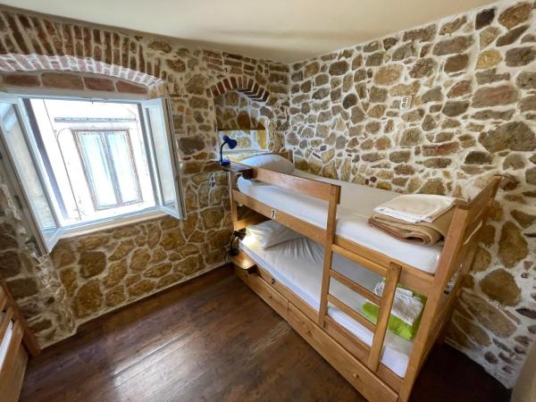 Tequila Bar Hostel : photo 6 de la chambre lit dans dortoir mixte de 8 lits 