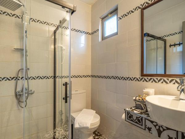 Selimhan Otel : photo 3 de la chambre chambre double - vue sur jardin