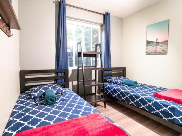 California Dreams Hostel - Ocean Beach : photo 7 de la chambre chambre double ou lits jumeaux supérieure