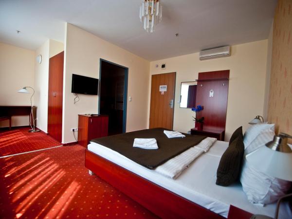 Canada Hotel Budapest : photo 1 de la chambre chambre double ou lits jumeaux deluxe supérieure