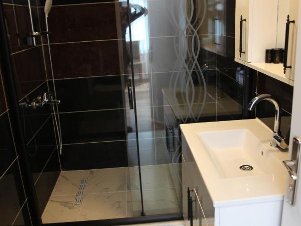 Çamlıca Tower Hotel : photo 8 de la chambre chambre double deluxe avec douche