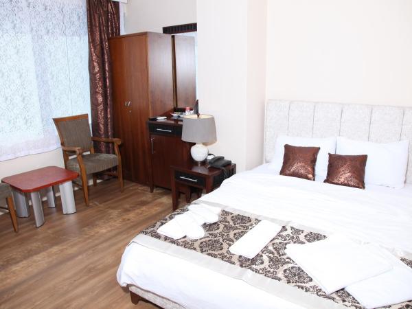 Çamlıca Tower Hotel : photo 1 de la chambre chambre double deluxe avec douche