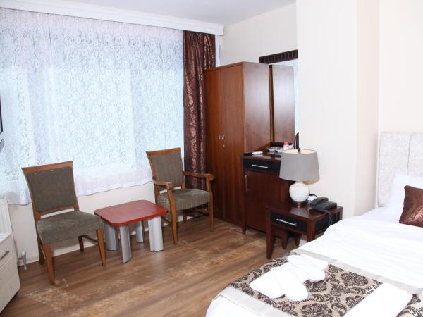 Çamlıca Tower Hotel : photo 2 de la chambre chambre double deluxe avec douche