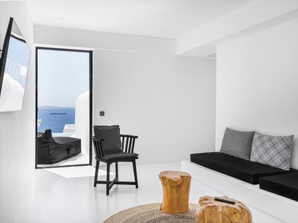 Tagoo Black Mykonos : photo 1 de la chambre suite premium avec 2 chambres et piscine privée