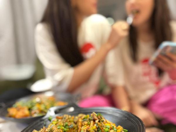 Hyatt Centric Janakpuri New Delhi : photo 4 de la chambre chambre lit king-size deluxe - vue sur piscine