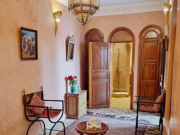 Riad Adriana : photo 3 de la chambre chambre double -bordeaux-