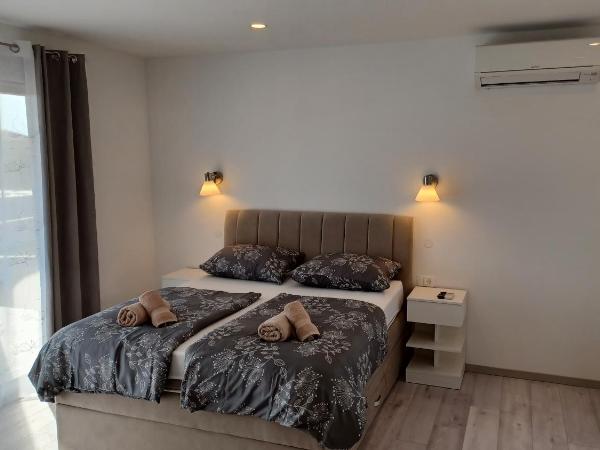 Apartments Villa Adamović : photo 1 de la chambre studio avec terrasse