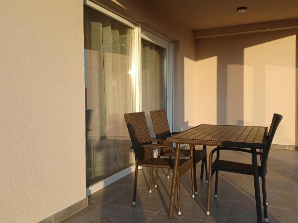 Apartments Villa Adamović : photo 10 de la chambre studio avec terrasse