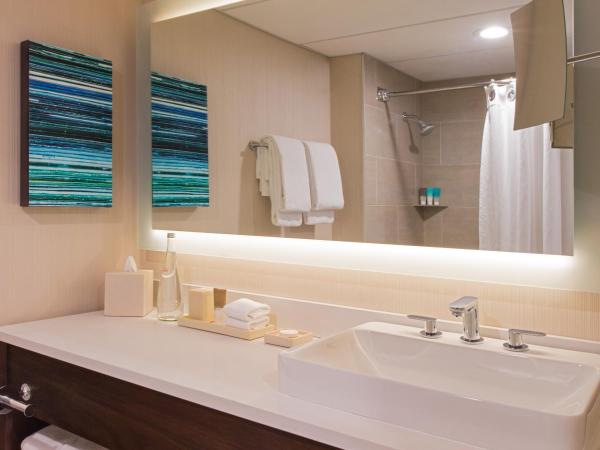 Hyatt Regency Austin : photo 3 de la chambre chambre accessible aux personnes à mobilité réduite avec 2 lits queen-size et baignoire adaptée