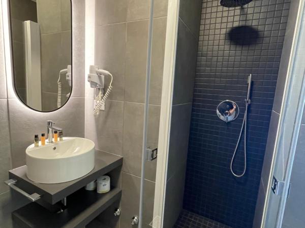 Hotel Iris ***S : photo 1 de la chambre chambre quadruple basique