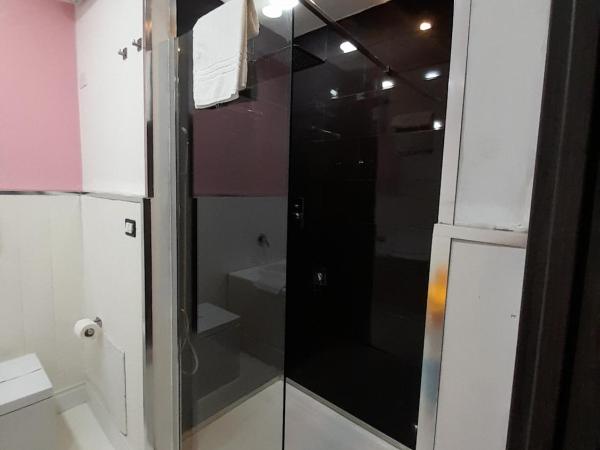 Trinity Luxury Resort by Babylon Stay : photo 5 de la chambre chambre standard lit queen-size