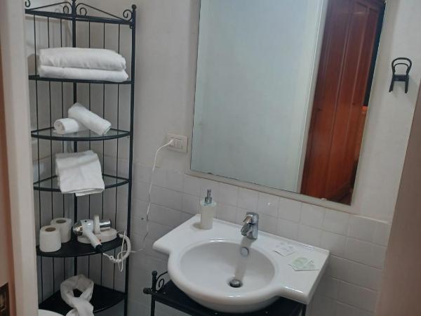 Vesuviane 'E Belle 'Mbriane B&B : photo 5 de la chambre suite junior avec terrasse