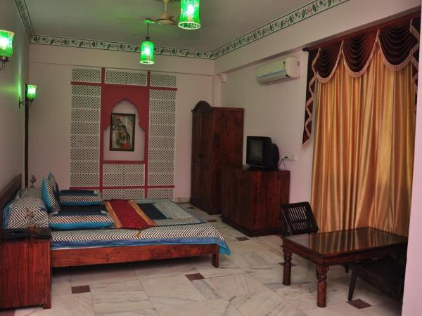 Rani Mahal Hotel : photo 4 de la chambre chambre quadruple confort