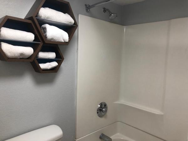 Days Inn by Wyndham Indianapolis South : photo 3 de la chambre studio lit king-size - non-fumeurs