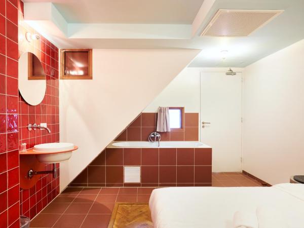 Hotel Not Hotel Rotterdam : photo 7 de la chambre hébergement paysage de folie Éclectique avec baignoire