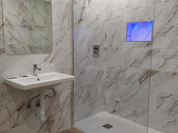 Hostal Mara : photo 9 de la chambre chambre double ou lits jumeaux