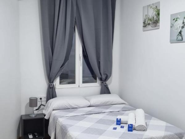 Hostal Vara Madrid : photo 10 de la chambre chambre double avec salle de bains privative