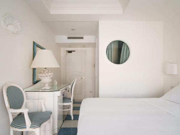 La Residenza Capri : photo 4 de la chambre chambre double deluxe avec terrasse - vue sur mer