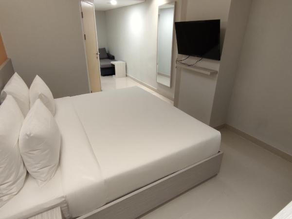 Agogo Downtown Hotel Surabaya : photo 1 de la chambre chambre lit king-size deluxe