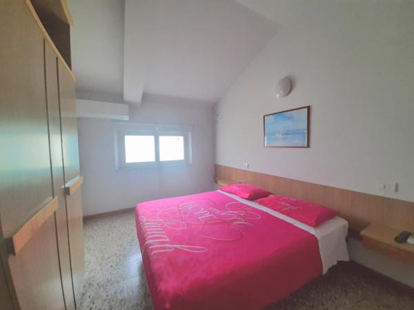 Hotel Amalfi : photo 1 de la chambre grande chambre double 