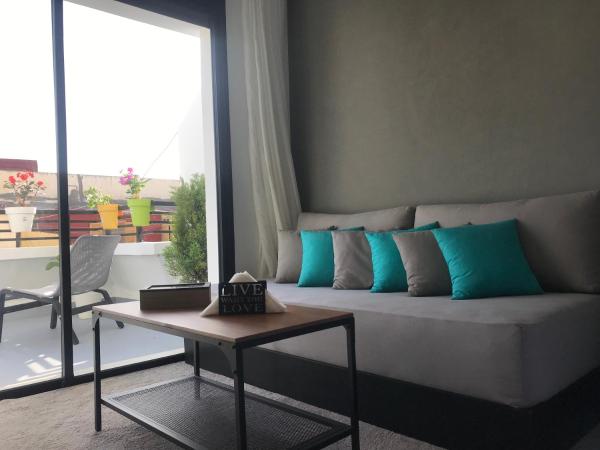 RABAT RESIDENCE - rooms & apartments : photo 9 de la chambre chambre double ou lits jumeaux avec douche