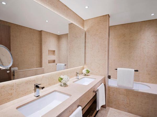 Sofitel Dubai The Obelisk : photo 8 de la chambre appartement 3 chambres