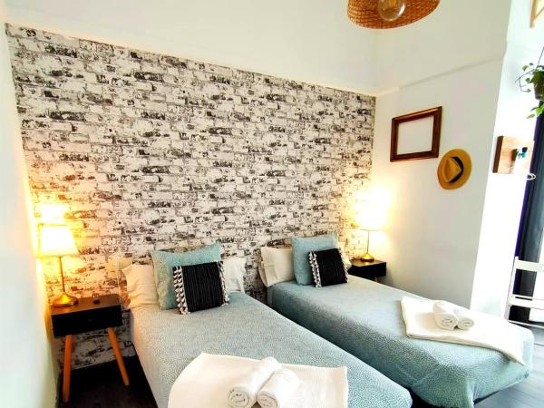 Hostal Mafer : photo 3 de la chambre chambre lits jumeaux Économique - vue sur ville