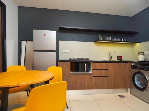 YouCo coliving Dubai : photo 5 de la chambre appartement avec salle de bains commune