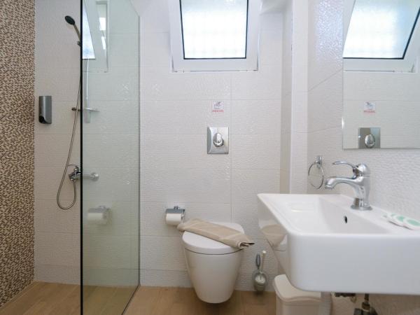 Archontiki City Hotel : photo 6 de la chambre chambre quadruple