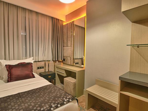 Best Western Premier Ottoperla Hotel : photo 3 de la chambre superior room with one king bed and one single bed with balcony and view