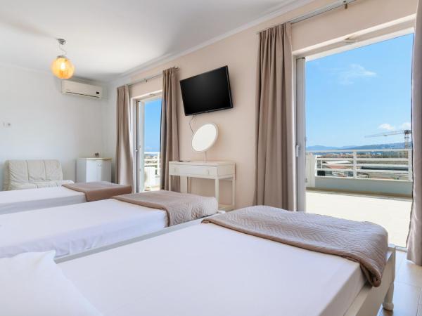 Archontiki City Hotel : photo 2 de la chambre chambre triple supérieure