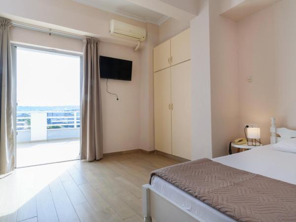 Archontiki City Hotel : photo 6 de la chambre chambre familiale supérieure